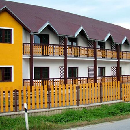 Motel Pod Stromisom Vlachovo ภายนอก รูปภาพ